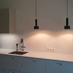 Valmis remontoitu keittiö